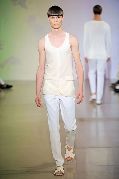 Look 17